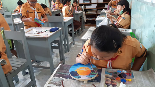ASYIKNYA MELUKIS dengan MEDIA SENDOK NASI dan TALENAN | Ska Ampenan