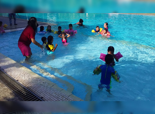 Outdoor Activity (Renang)