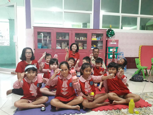 Pemberian Obat Cacing | KB-TK SKA Ampenan