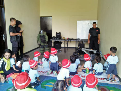 Outdoor Activity ke Brimob NTB
