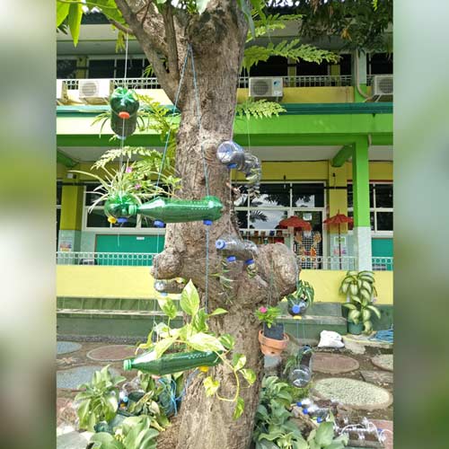 KEINDAHAN dari BOTOL BEKAS DI SD SMP KRISTEN ALETHEIA