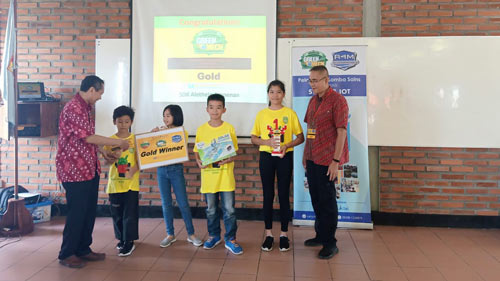 Tim Robotik Aletheia Meraih Gold dan Silver di Kompetisi Regional Greenmech dan R4M SURABAYA | SKA Ampenan