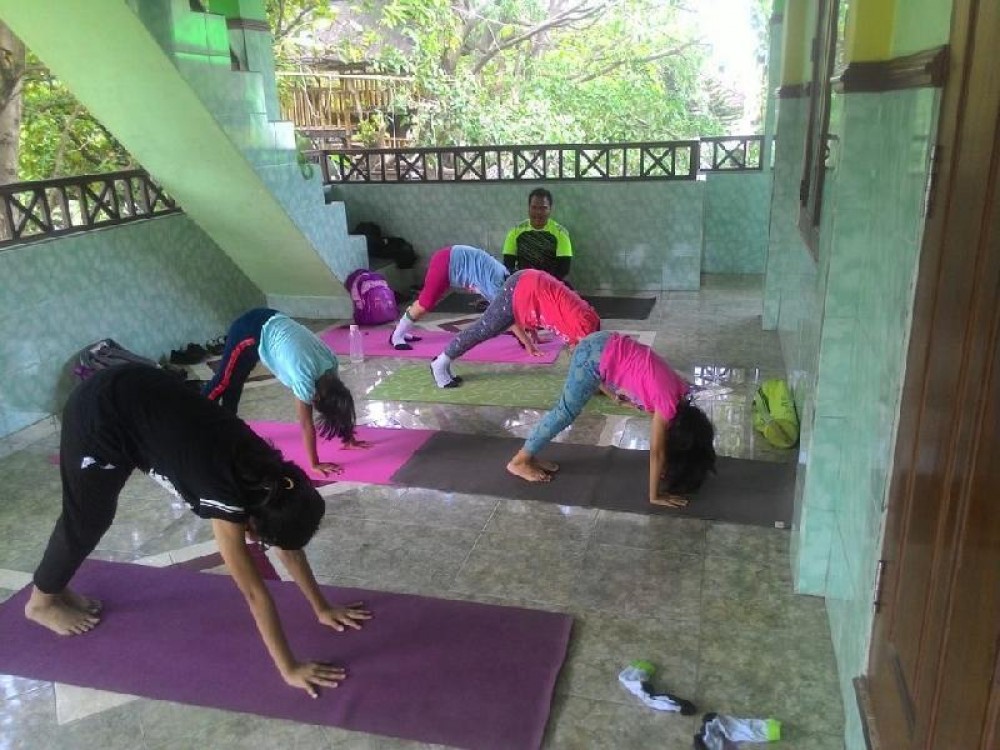 EKSTRAKURIKULER YOGA