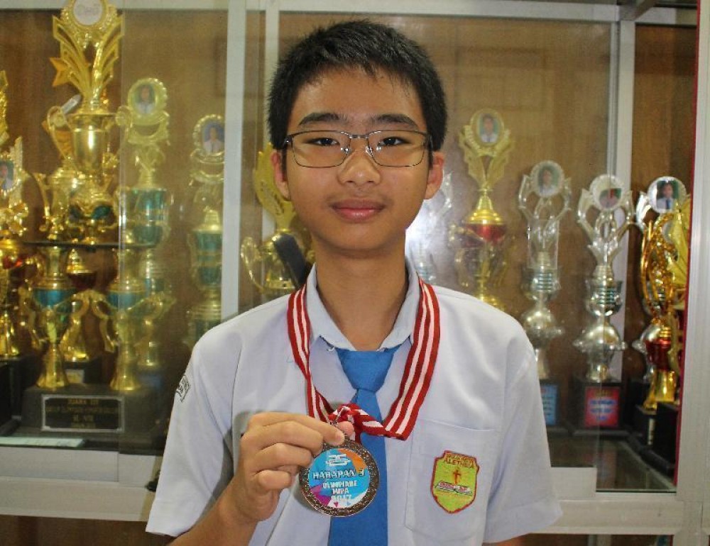 Siswa SKA Ampenan memperoleh prestasi pada World Matematics Inovation (WMI)