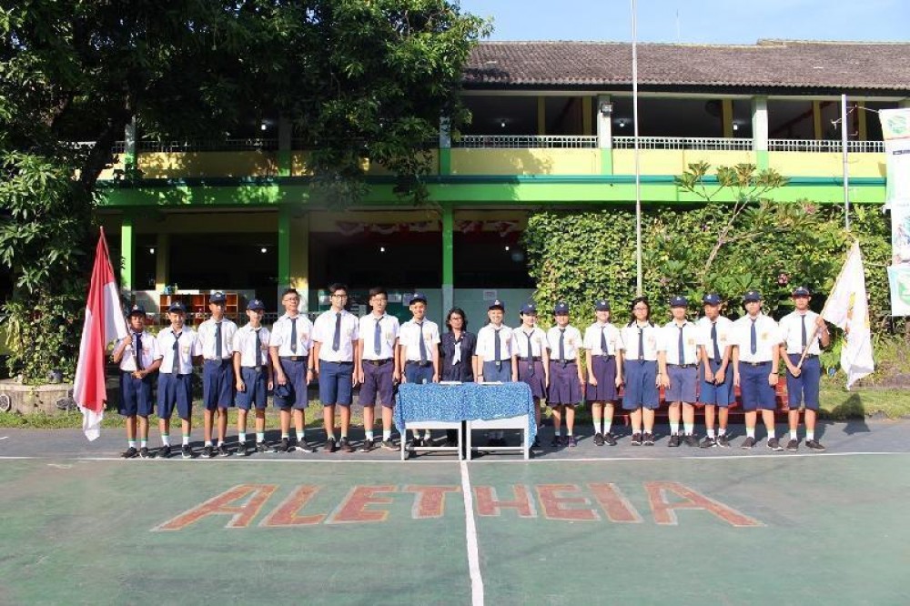PELANTIKAN PENGURUS OSIS SMP SMP KRISTEN ALETHEIA AMPENAN 2018-2019