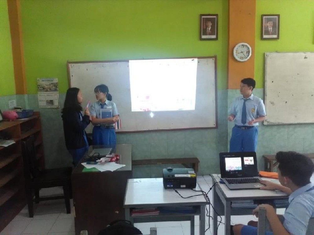 PRESENTASI SISWA KELAS 8 A