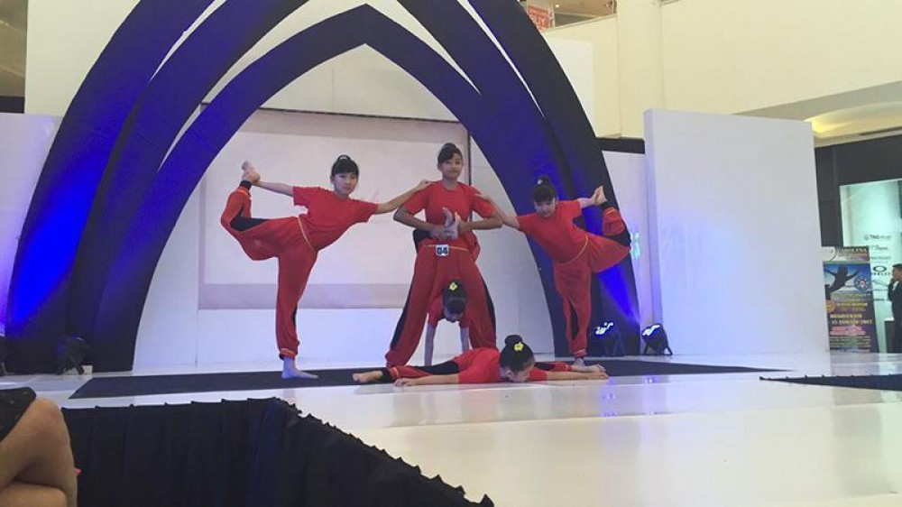 Berlaga di Kompetisi Yoga Anak (Acro Yoga Anak)