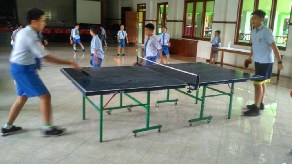 EKSTRAKURIKULER TENIS MEJA
