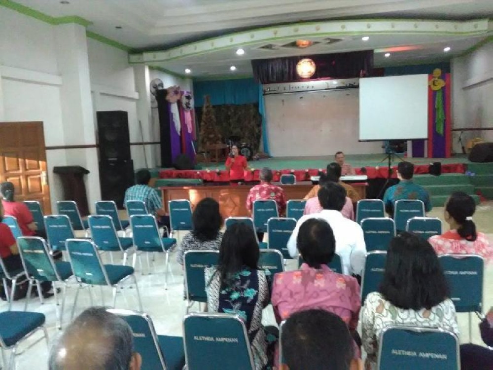 IBADAH PAGI BERSAMA GURU, STAFF DAN KARYAWAN SKA AMPENAN