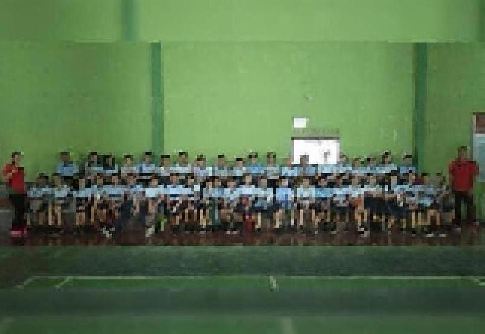 Pembelajaran di luar Sekolah Pendidikan Jasmani Olahraga & Kesehatan (PJOK) materi Bulutangkis.