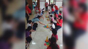 Lomba Menyusun Menara Gelang (Open House KB-TK)