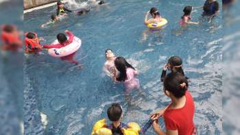 Outdoor Activity (Renang)