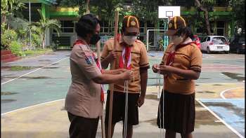 Sabtu, 13 November 2021 Kegiatan Pelatihan bagi Calon Anggota Pramuka Garuda Gugus Depan 01.317 - 01.318 Pangkalan SD SMP Kristen Aletheia