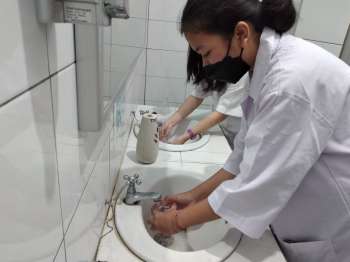 Selasa (25/01/ 2022 ) SMP KRISTEN ALETHEIA AMPENAN- MATARAM Kelas IX KIMIA - Praktikum Pemisahan Campuran secara Filtrasi dan Kristalisasi.