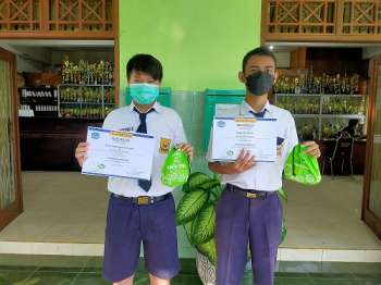 Penyerahan Hadiah Apresiasi Kompetisi Nasional R4M (Robot for Mission) S4A 2021 Tingkat SMP