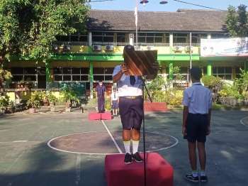 Upacara Bendera SD SMP Kristen Aletheia