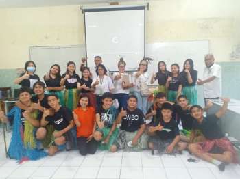 Kelas Bineka Suku Asmat Kelas IXB
