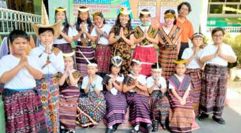 Aletheia Project Kelas Bineka Fase B Suku Flores