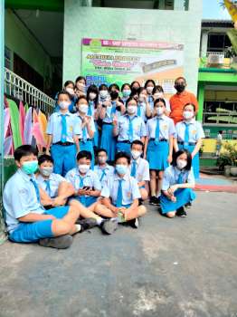 Kelas Bineka Suku Badui Kelas VIIIA
