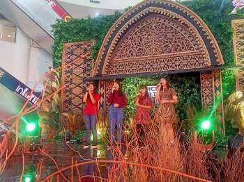Tampilan Vocal Grup "A Million Dreams" di Lombok Epicentrum Mall