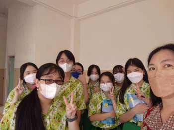 SMP Kristen Aletheia Ampenan, Kota Mataram "Bina Iman" Tema "HORMATILAH ORANG TUAMU" Oleh Bapak Pendeta Suhartoyo Ho dan Team