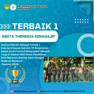 kepala sekolah tk berprestasi dalam acara festival masyarakat sekolah
