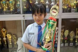 ~ JUARA I LOMBA BERCERITA DAERAH NTB DI PERPUSTAKAAN      KOTA MATARAM. ~ JUARA II LOMBA MENYANYI DI MUSEUM NTB. ~ JUARA II LOMBA MENYANYI SOLO ANAK 10-13 THN      PESPARAWI DAERAH IV NTB