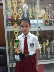 ~ JUARA I LOMBA MENGGAMBAR KATEGORI SD KELAS 1-3      GEBYAR SEMARAK OKTOBER. ~ JUARA III LOMBA MEWARNAI TINGKAT NASIONAL DI IKIP     MATARAM.